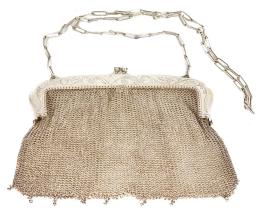 1063  -  BOLSO DE MALLA EN PLATA PRIMRER TEECIO S.XX