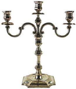 753  -  GRAN CANDELABRO EN PLATA DEL ÚLTIMO TERCIO DEL S.XX