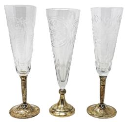 84  -  TRES COPAS DE CRISTAL CON BASES DE PLATA