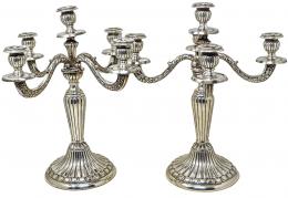 824  -  PAREJA DE CANDELABROS DE PLATA