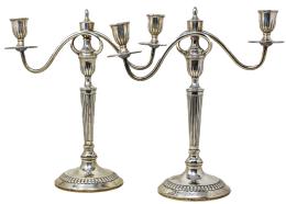 836  -  PAREJA DE CANDELABROS DE PLATA