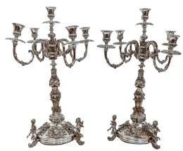 838  -  PAREJA DE CANDELABROS EN PLATA DE MEDIADOS DE SIGLO XX 