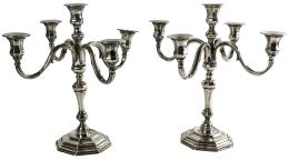 787  -  PAREJA DE CANDELABROS EN PLATA DE MEDIADOS DE S. XX