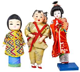 264  -  TRES MUÑECAS JAPONESAS DE LA SEGUNDA MITAD DE S. XX