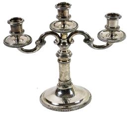 841  -  CANDELABRO EN PLATA DE MEDIADOS DE SIGLO XX