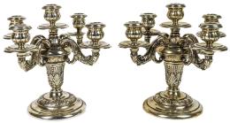 907  -  PAREJA DE CANDELABROS EN PLATA DE MEDIADOS DEL SIGLO XX