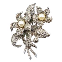 55  -  BROCHE CON MARQUESITAS