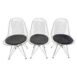 361  -  TRES SILLAS WIRE CHAIR DKR-5 DE VITRA