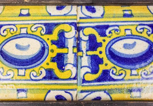 PLAFON DE DOS AZULEJOS DE MOSTRA