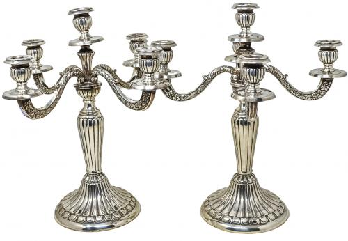 PAREJA DE CANDELABROS DE PLATA