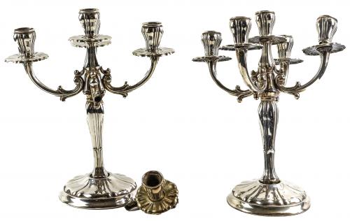 PAREJA DE CANDELABROS EN PLATA DE MEDIADOS DEL S.XX