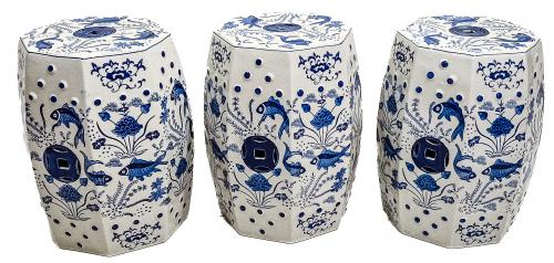 TRES TABURETES ORIENTALES EN PORCELANA