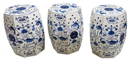 TRES TABURETES ORIENTALES EN PORCELANA