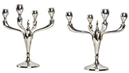 PAREJA DE CANDELABROS EN PLATA DE MEDIADOS DEL S.XX