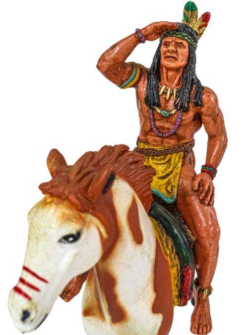 CUATRO FIGURAS INDIOS Y BAQUEROS DE LOS AÑOS 70