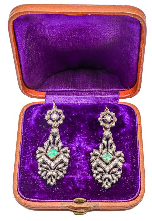 PENDIENTES CON DIAMANTES Y ESMERALDA DEL S.XIX