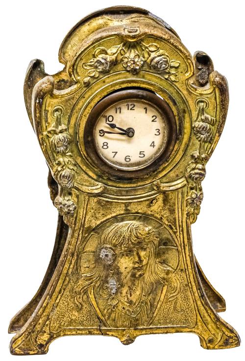 PEQUEÑO RELOJ DE SOBREMESA DE PRINCIPIOS DEL SIGLO XX