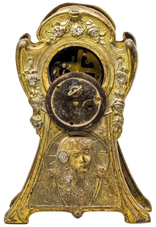 PEQUEÑO RELOJ DE SOBREMESA DE PRINCIPIOS DEL SIGLO XX