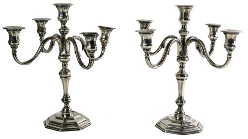 PAREJA DE CANDELABROS EN PLATA DE MEDIADOS DE S. XX