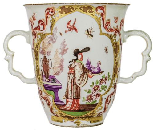 TAZA DE COLECCIÓN EN PORCELANA DEL SIGLO XIX