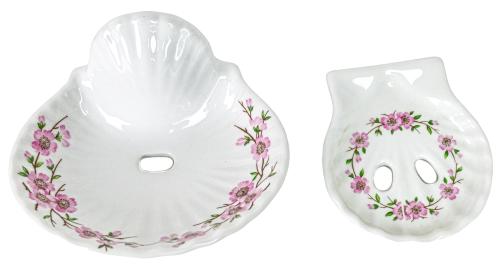 CONJUNTO DE BAÑO EN PORCELANA DE MEDIADOS S.XX           