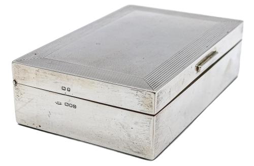 CAJA CIGARRERA INGLESA EN PLATA DE LA PRIMERA MITAD DEL S.XX