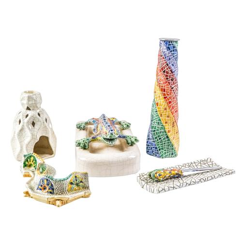 COLECCIÓN DE PIEZAS DE REPRODUCCIÓN DE GAUDÍ