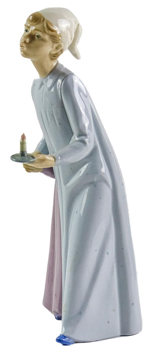 FIGURA EN PORCELANA "NAO"