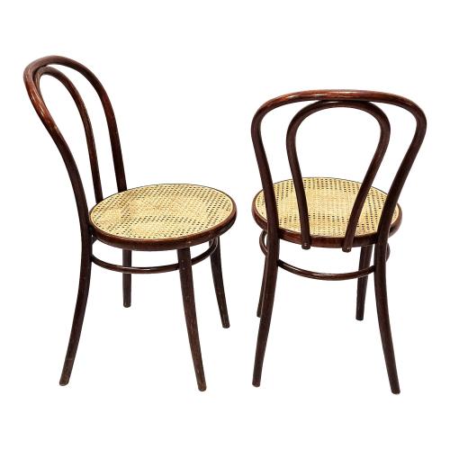 DOS SILLAS ESTILO THONET DEL PRIMER CUARTO DE SIGLO XX