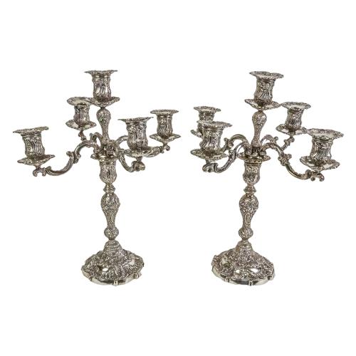 PAREJA DE CANDELABROS DE PLATA DE PRIMERA MITAD  DE S. XX