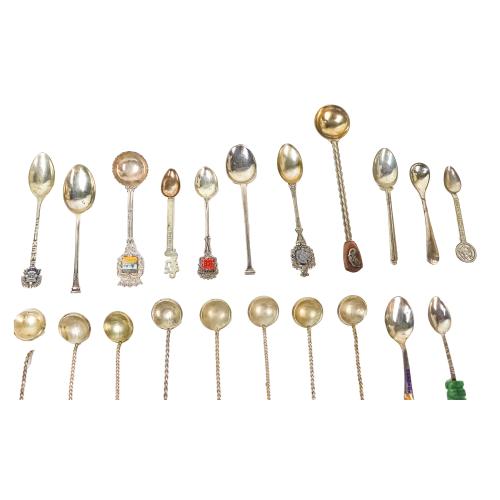 COLECCIÓN DE CUCHARILLAS EN PLATA Y METAL 