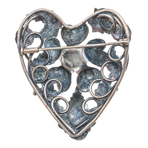 BROCHE CORAZÓN CON CALCEDONIA