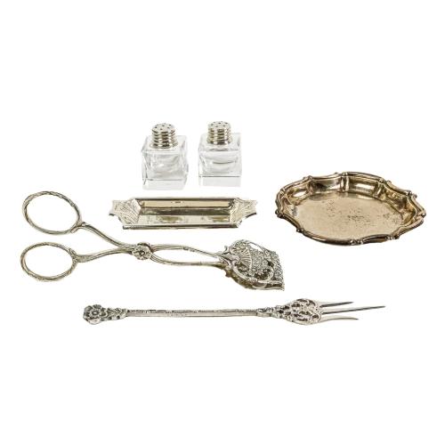 CONJUNTO DE PIEZAS PARA SERVICIO DE MESA EN PLATA 