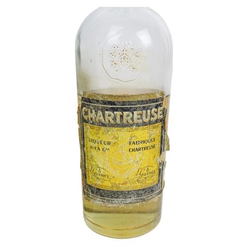 DOS BOTELLAS DE CHARTREUSE ETIQUETA AMARILLA