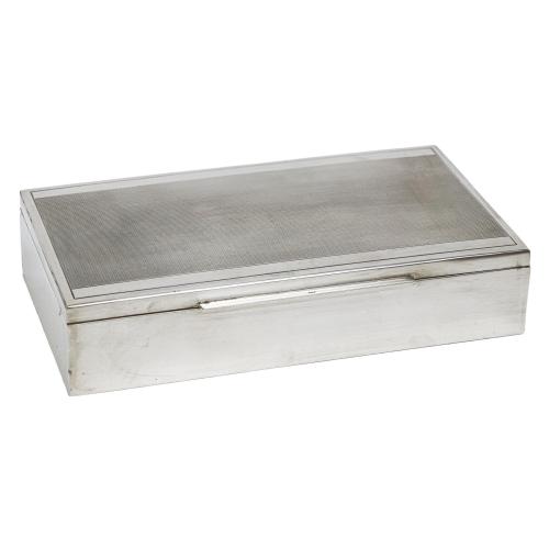 CAJA CIGARRERA DE MEDIADOS DEL SIGLO XX