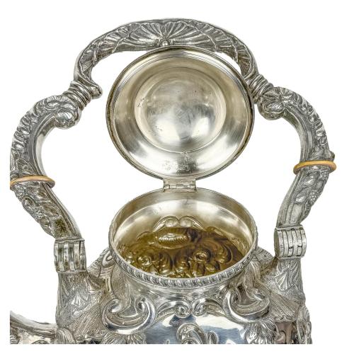 SAMOVAR EN PLATA DE MEDIADOS DEL SIGLO XX